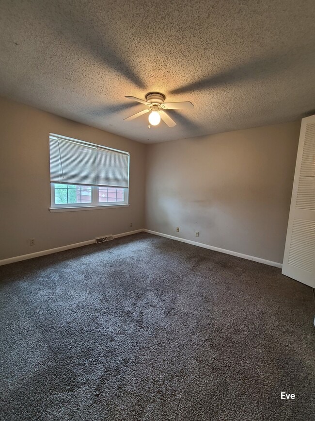 Building Photo - 5510 Country Dr