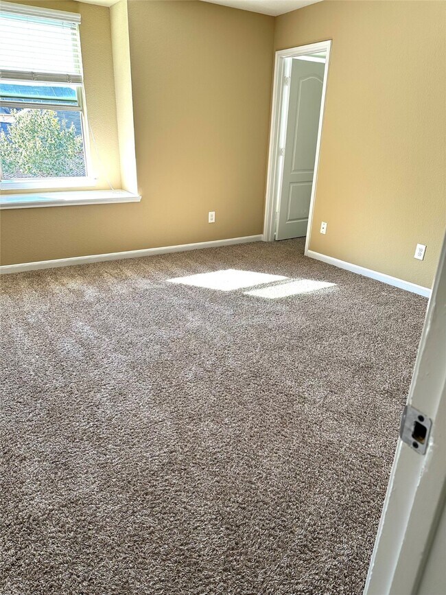 Building Photo - 21406 Piralta Ridge Ln