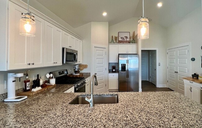 Building Photo - Luxury Coastal Living in Surf City -117 S Boca Bay Ln