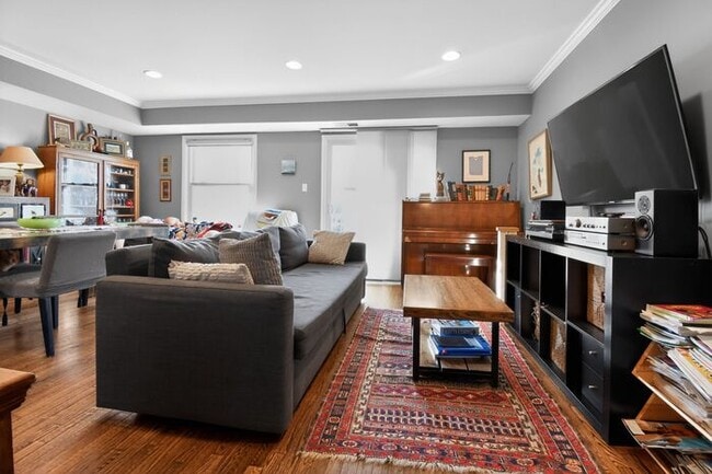 Building Photo - 816 Geranium St NW