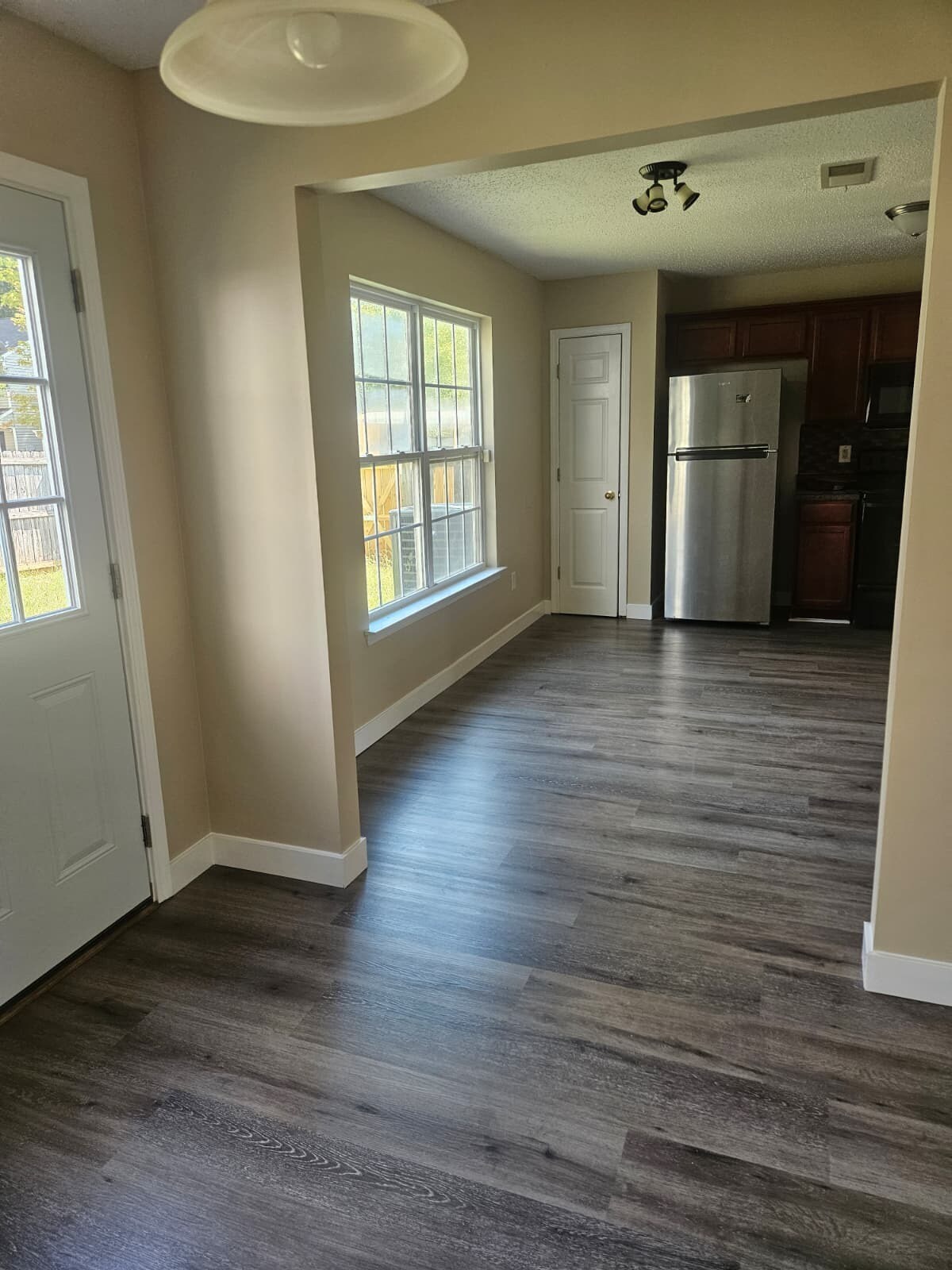 Building Photo - 500 Jaclyn Cir
