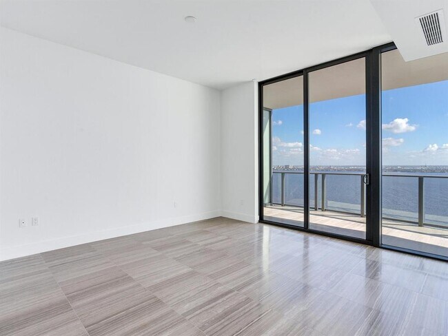 Building Photo - 2912 W Santiago St