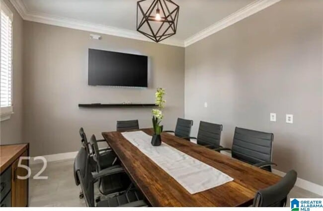 Building Photo - 210 15th St E