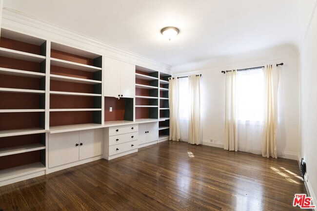 Building Photo - 6329 W 6th St