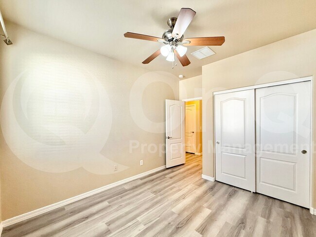 Building Photo - 1144 S Osborn Ln