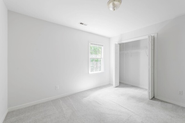Building Photo - Great Home for Rent in the Lucks Lane Corr...