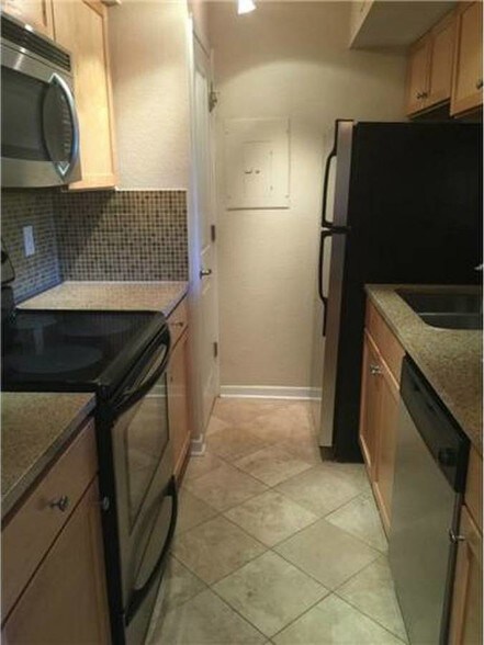 Ktichen - 3204 Manchaca Rd