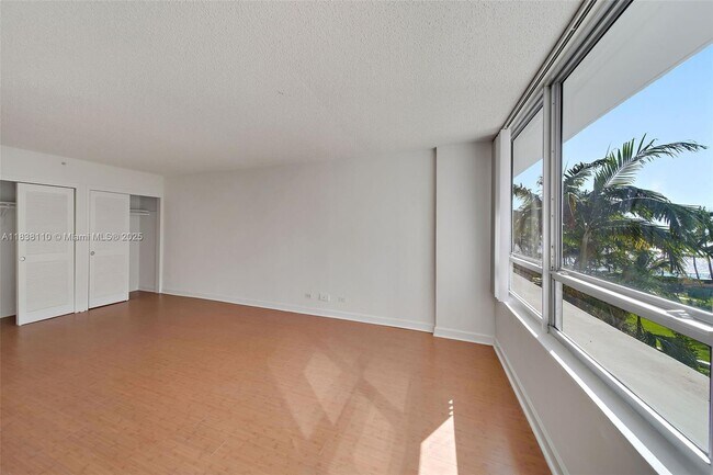 Building Photo - 1500 Bay Rd