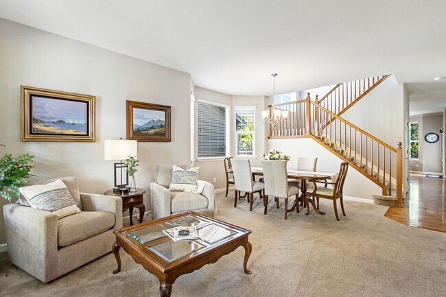 Building Photo - Spacious 4 Bed, 3 Bath House in Johnstown!