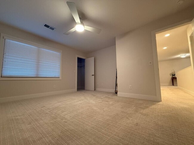 Building Photo - Beautiful 4BR/3.5BA Home in Granger – Spacious & Updated!