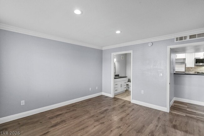 Building Photo - 7885 W Flamingo Rd