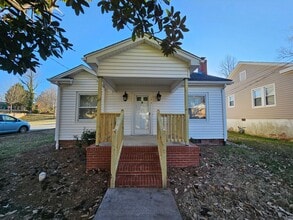 Building Photo - 1012 Holton Pl