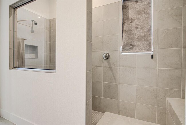 Building Photo - 22300 Lago Lookout Ln