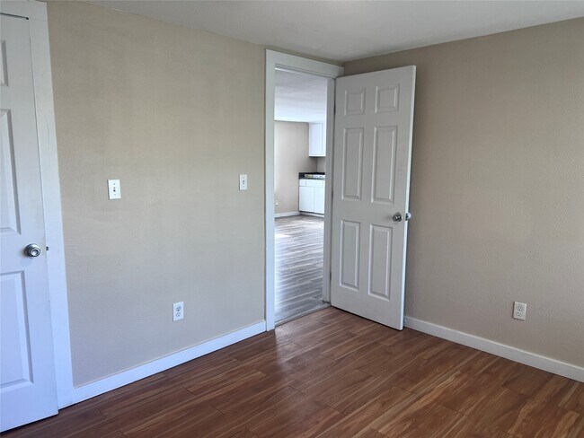 Building Photo - 814 Sun St