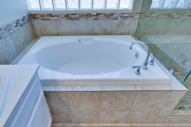 Building Photo - SE!! 4 Bedrooms!! Single Story!! NO HOA!! 3 Car Garage!!! Pool!!! Spa!!! RV Parking!!! Low mainte...