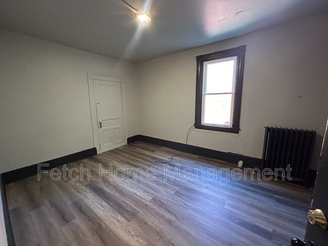 Building Photo - 19 S Ann St