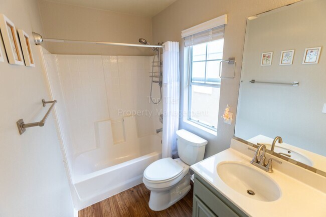 Building Photo - Gorgeous upgraded 4 bed 2.5 bath 2,216 sqft home with Remodeled Kitchen, Hardwood Floors, Tesla S...