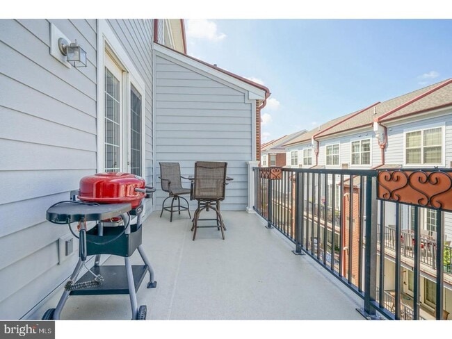 Building Photo - 508 Captains Way