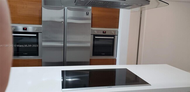 Building Photo - 1128 SW 21st Ave