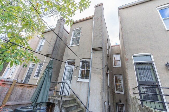 Building Photo - 1308 Potomac Ave SE