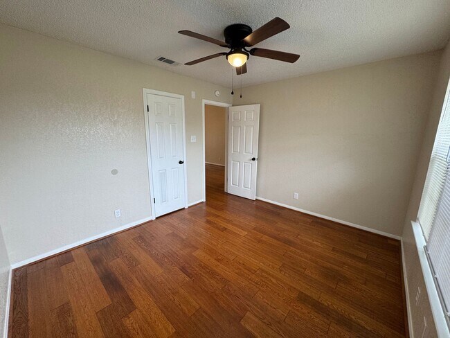 Building Photo - 4-Bedroom House for Rent in Killeen