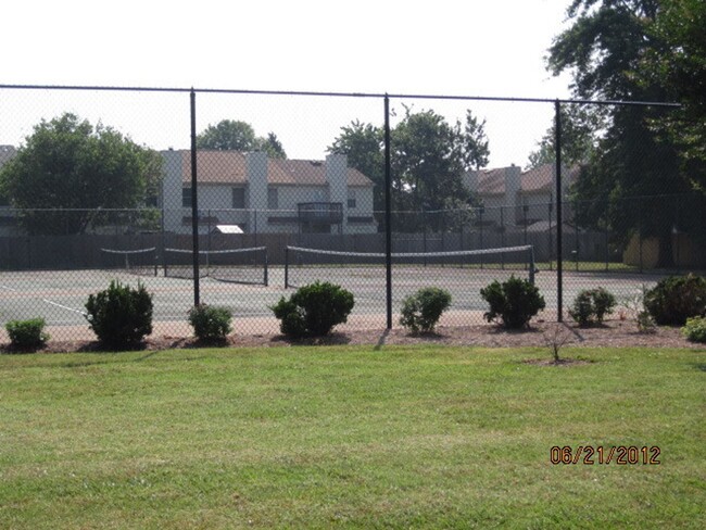 Building Photo - Charming 3-Bedroom, 2.5-Bath Townhouse