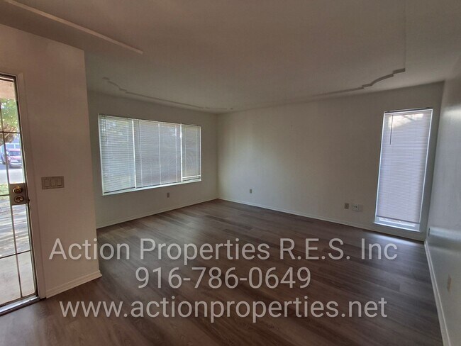 Building Photo - Antelope R.V. Parking, Single Story: Large Yard: RV Parking: 3 Bed, 2 Bath - Foothill Farms/Antelope