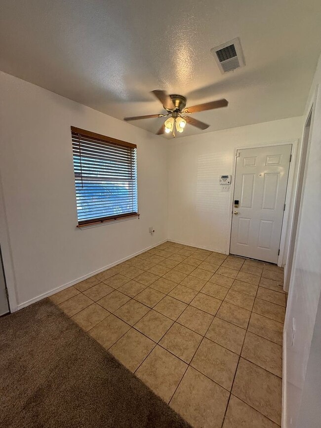 Building Photo - 3BD 1.5BA Single Home in Stevendale Heights Subdivision