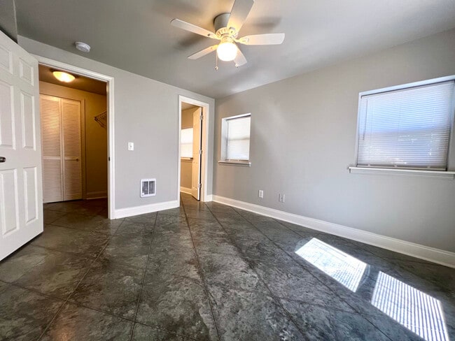 Building Photo - 835 Porter Rd