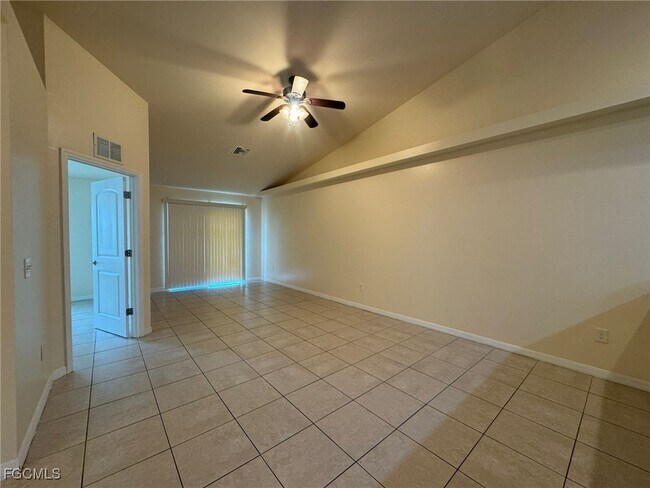 Building Photo - 409 Nicholas Pkwy W