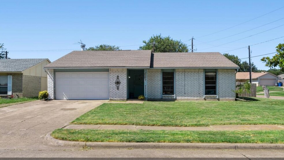 Building Photo - 7101 Christie Ln