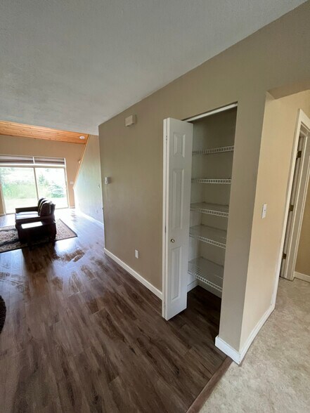 Building Photo - 441 Firelight Dr
