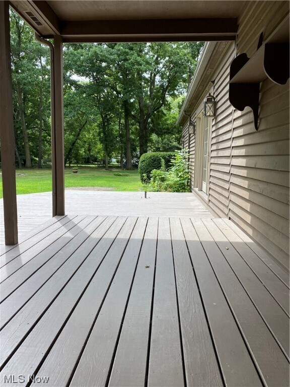 Building Photo - 10 Maple Ln