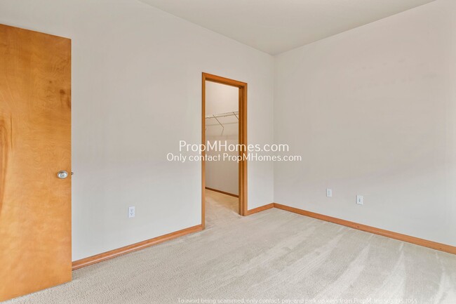 Building Photo - Chic One-Bedroom Condo in Bethany!