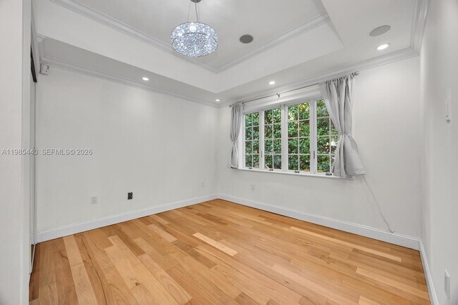 Building Photo - 517 Minorca Ave