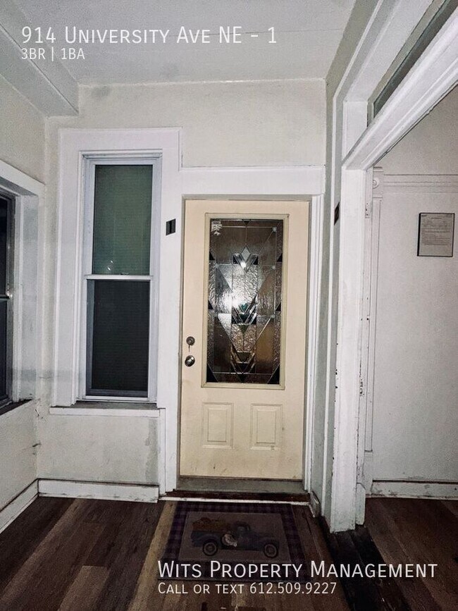 Building Photo - 914 University Ave NE