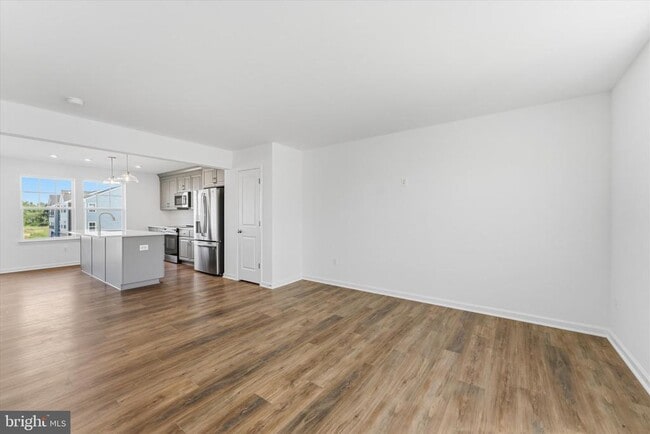 Building Photo - 505 Fontana Cir