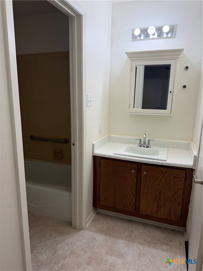 Building Photo - 1513 Shannon Cir