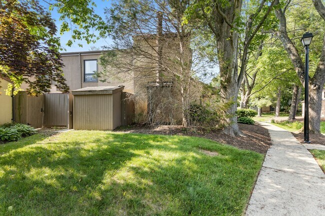 Building Photo - 11247 Snowflake Ct