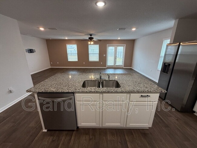 Building Photo - 5638 Tristan Ct