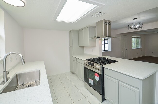 Building Photo - 3722 Brier Gardens Dr