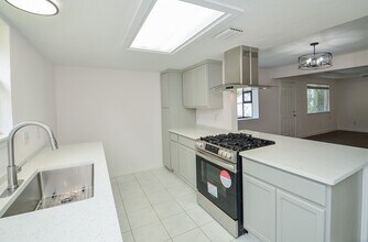 Building Photo - 3722 Brier Gardens Dr