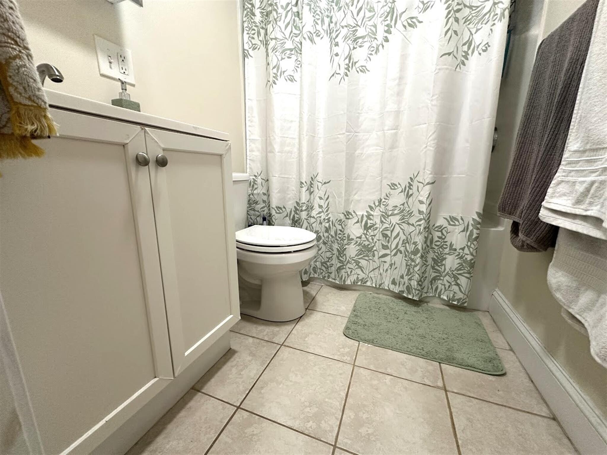 Building Photo - 1056 Cambridge St