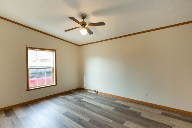 Building Photo - 3 bed, 2 bath, Rancher in Martinsburg, WV