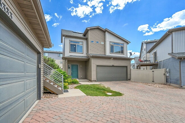 Building Photo - $2,350.00, 3 bed, 2.5 bath located in Colo...