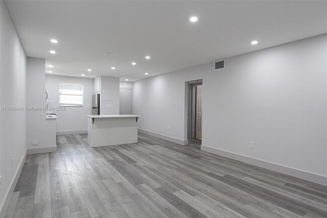 Building Photo - 17255 SW 95th Ave
