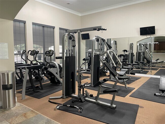 Building Photo - 9127 Harbor Hills Dr