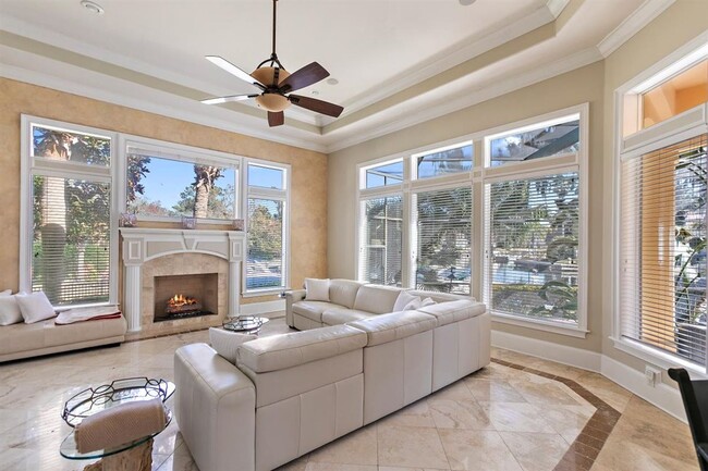 Building Photo - Stunning Lagoon Residence!
