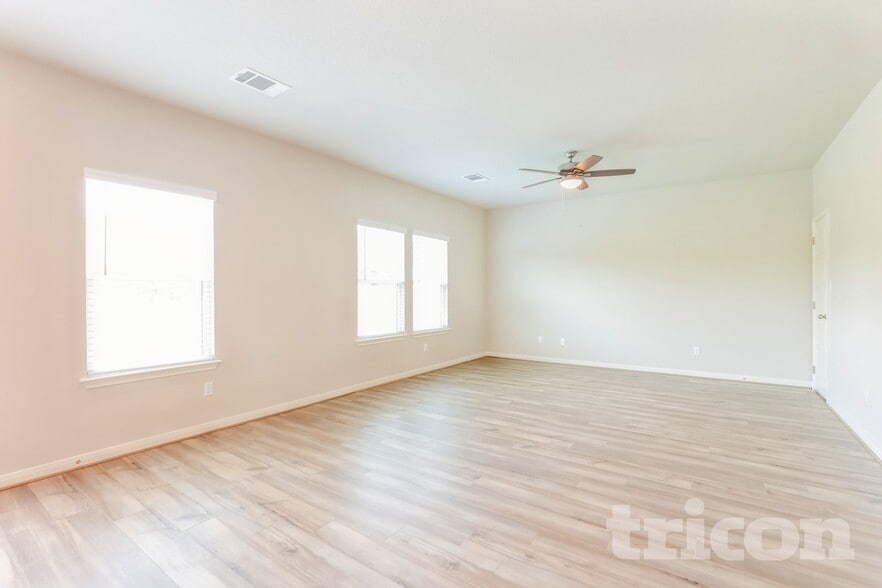 Building Photo - 13515 Emerson Wy