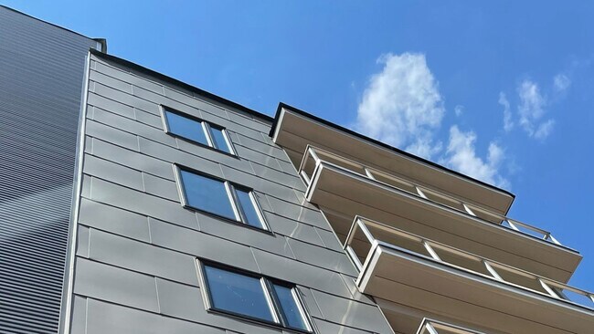 Building Photo - 2901 4th Ave S